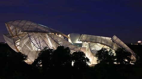 fondation Louis Vuitton nocturne